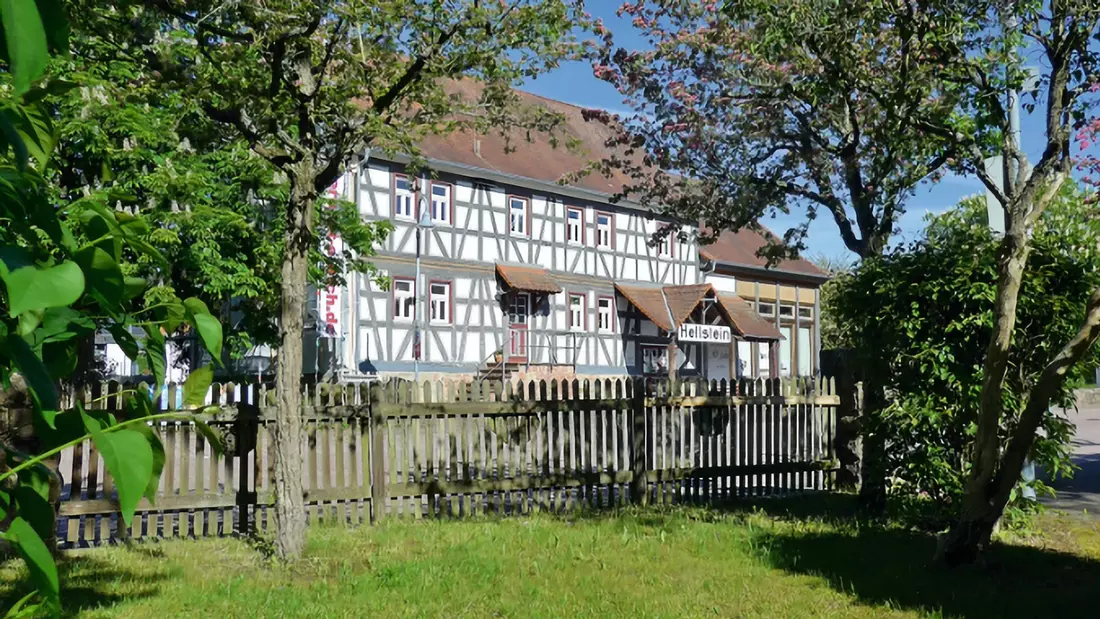 Blick auf das Dorfgemeinschaftshaus Hellstein