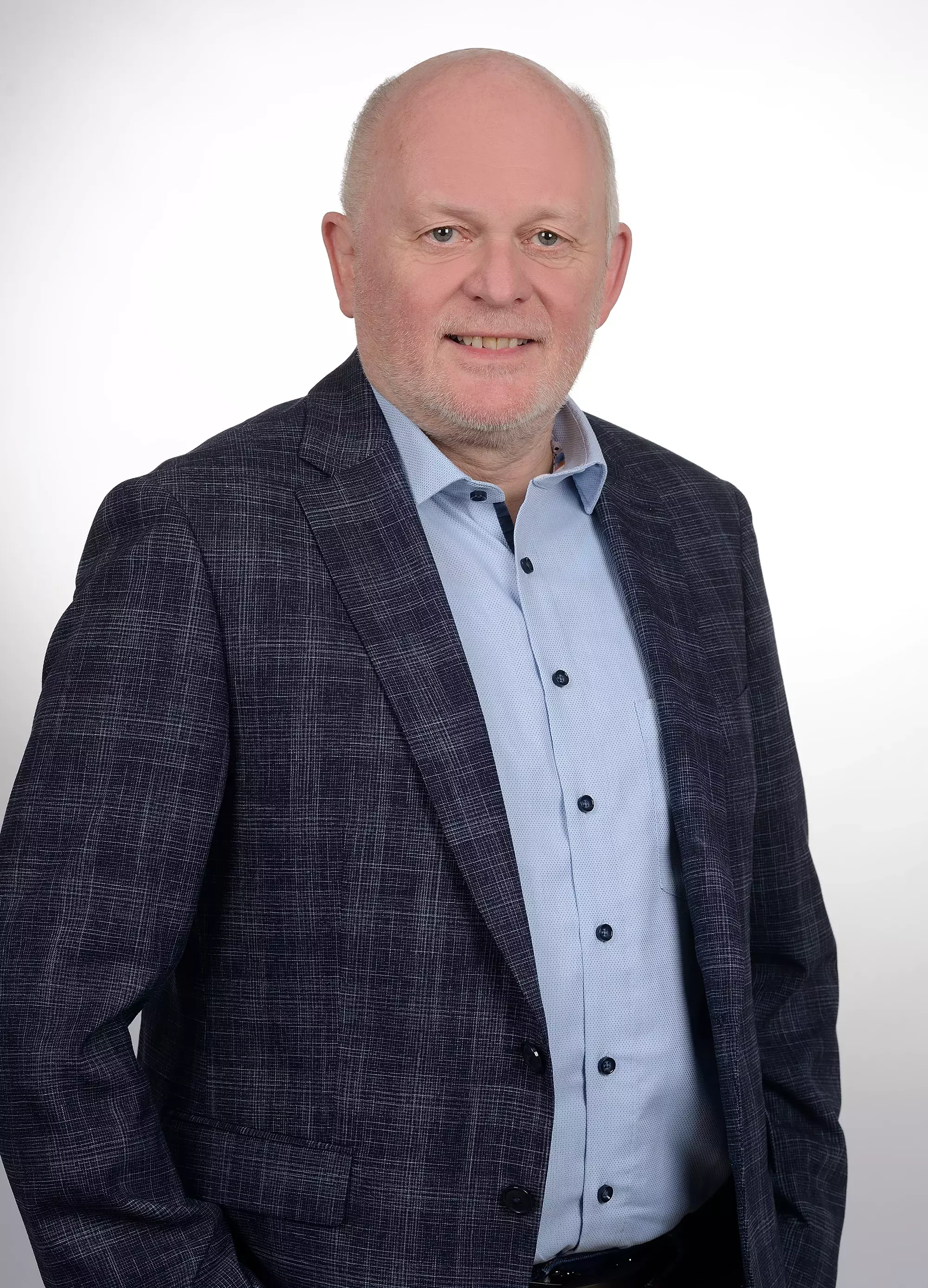 Portrtätfoto von Wilfried Cramer