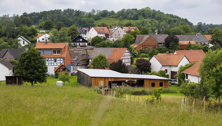 Roßbach in der Landschaft